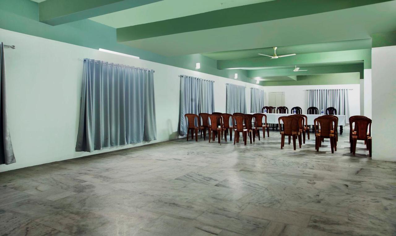 Hotel Treebo Kumily Gate Thekkady, Periyar National Park Zewnętrze zdjęcie